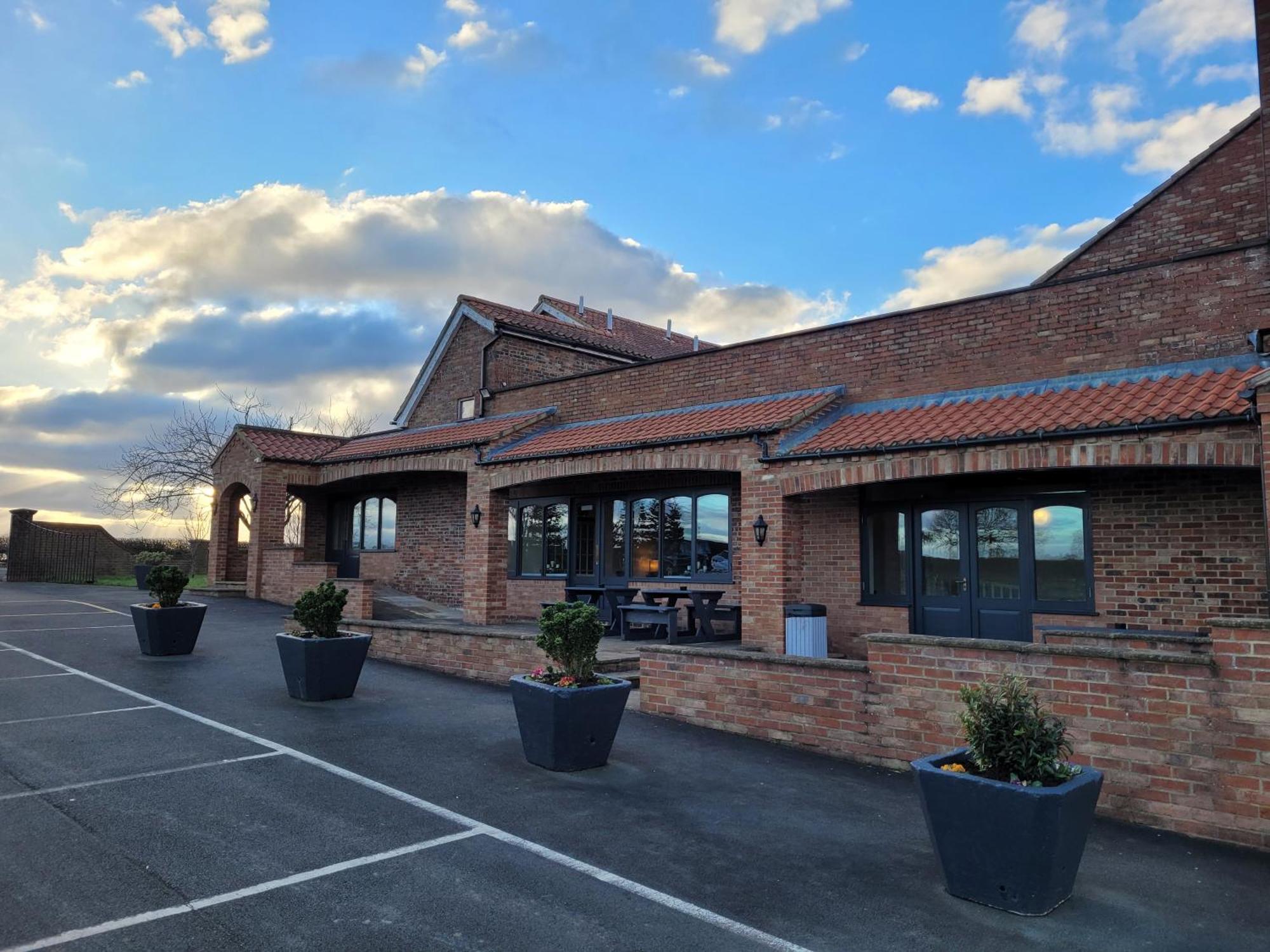 The White Horse Lodge Hotel Thirsk Bagian luar foto