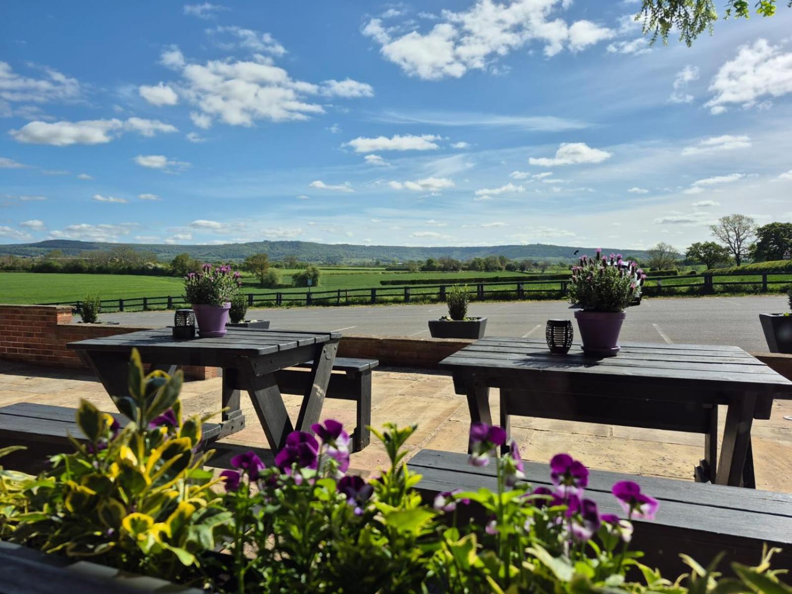 The White Horse Lodge Hotel Thirsk Bagian luar foto